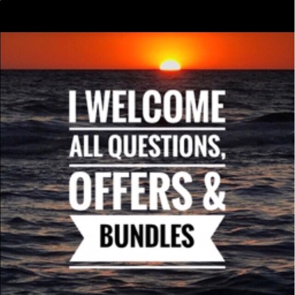 🌻5/$35 🌻 Maurices | Black and Gold Mixed Media Printed Top - Picture 6 of 6